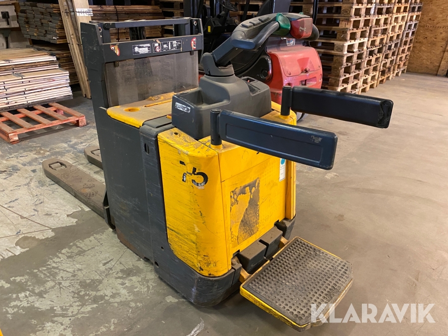 Ledstaplare Jungheinrich ERD220 med åkplatta