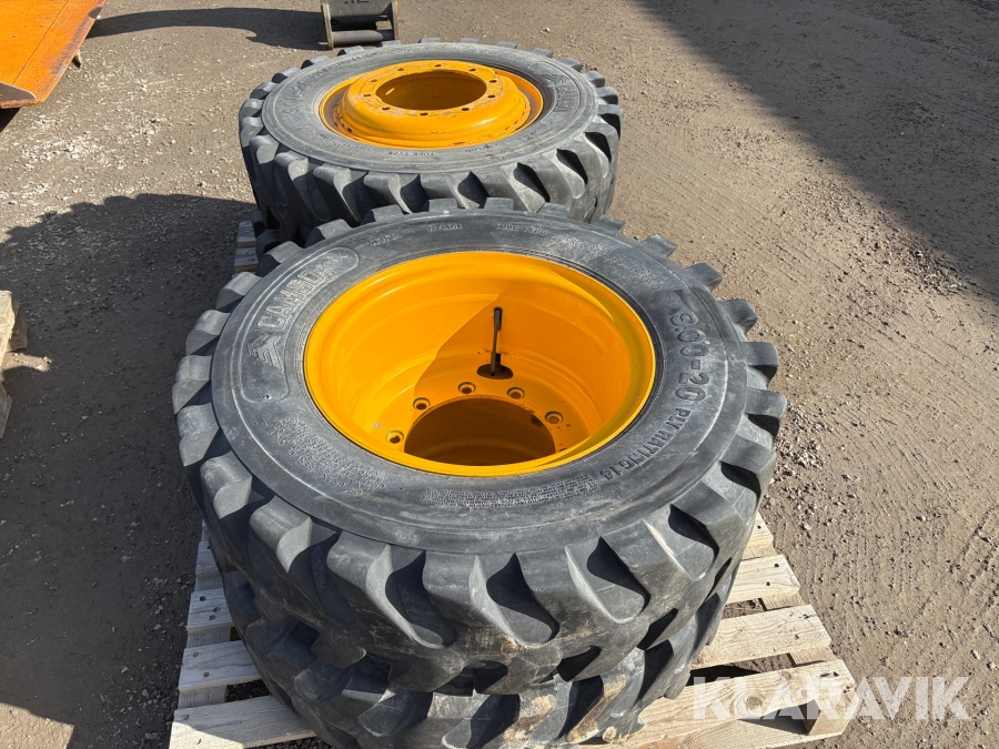 Entreprenaddäck Camso 9.00-20 med fälg
