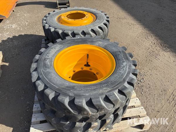 Entreprenaddäck Camso 9.00-20 med fälg