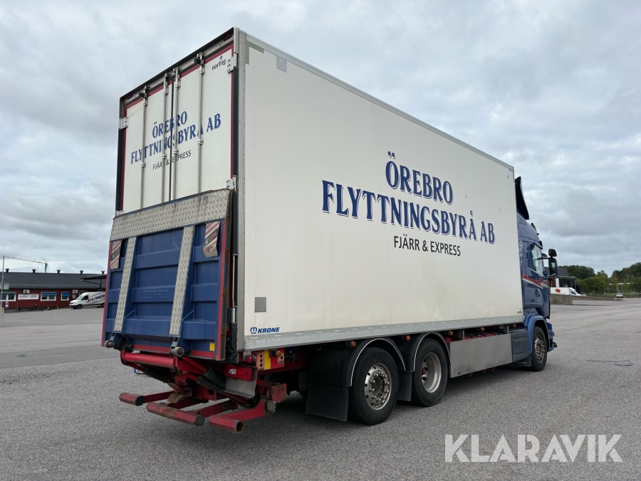 Lastbil Scania R580 med öppningsbar sida & bakgavellyft