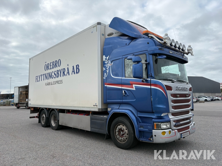 Lastbil Scania R580 med öppningsbar sida & bakgavellyft