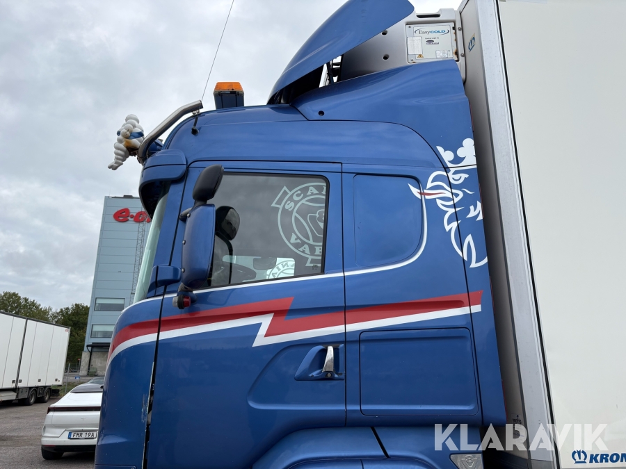 Lastbil Scania R580 med öppningsbar sida & bakgavellyft