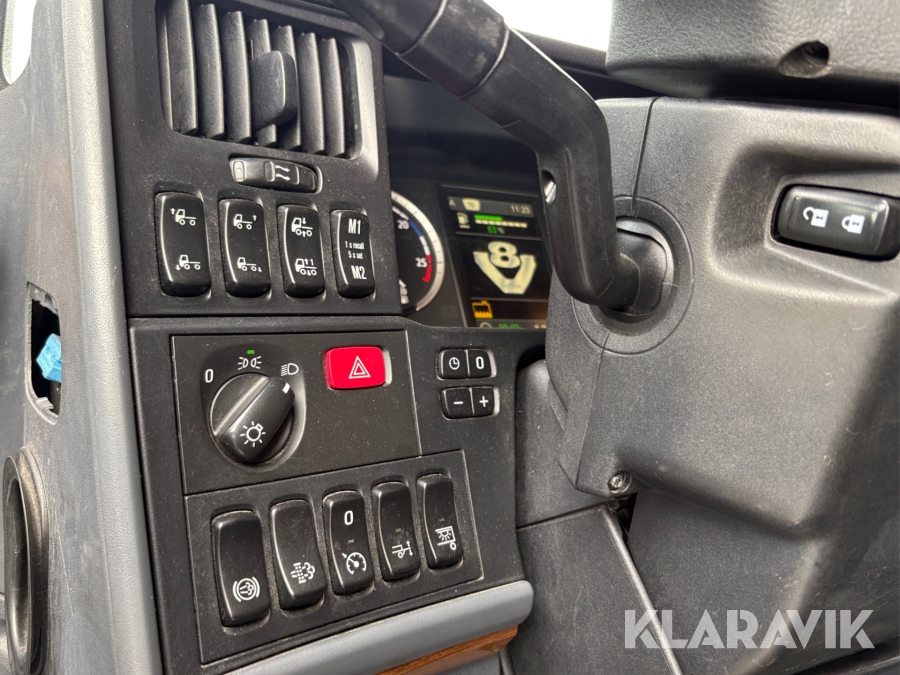 Lastbil Scania R580 med öppningsbar sida & bakgavellyft