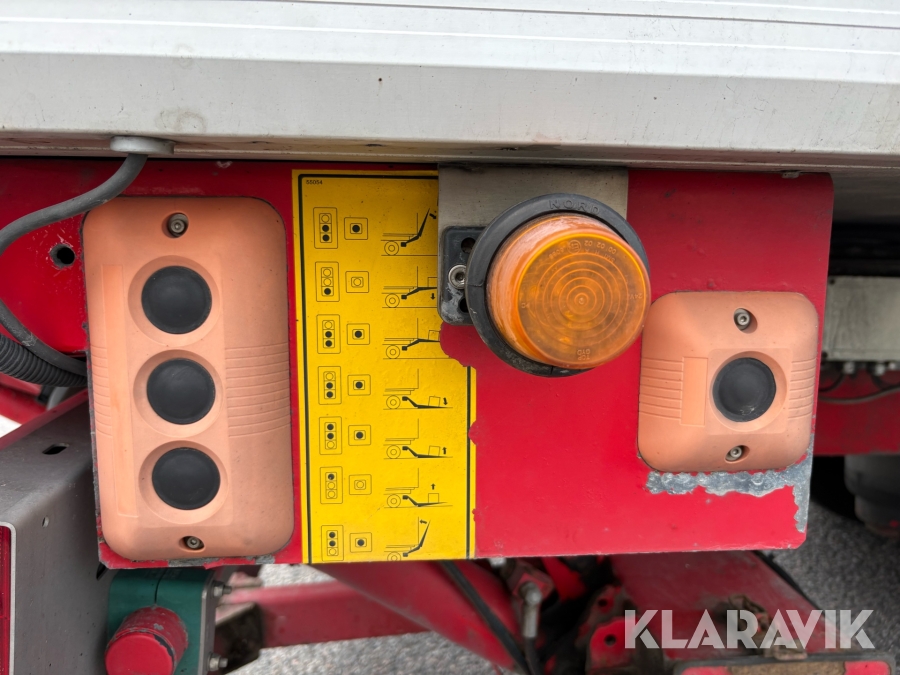 Lastbil Scania R580 med öppningsbar sida & bakgavellyft