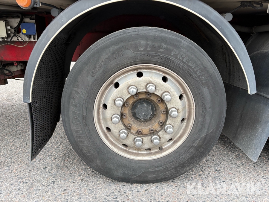 Lastbil Scania R580 med öppningsbar sida & bakgavellyft