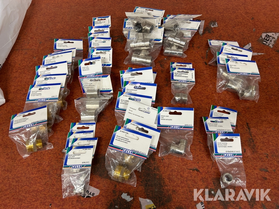 Parti med blandade VVS kopplingar Gelia