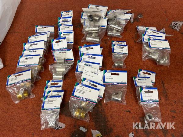 Parti med blandade VVS kopplingar Gelia