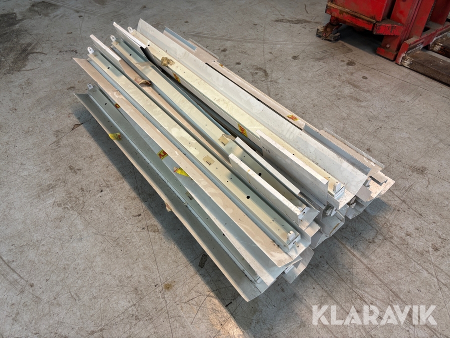 Lysrörsarmaturer 16st