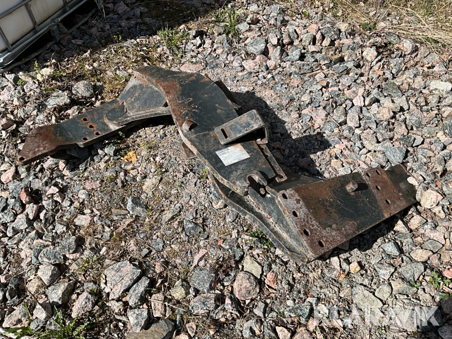 Lastarfästen till John Deere Trima/Ålö 6020-6240