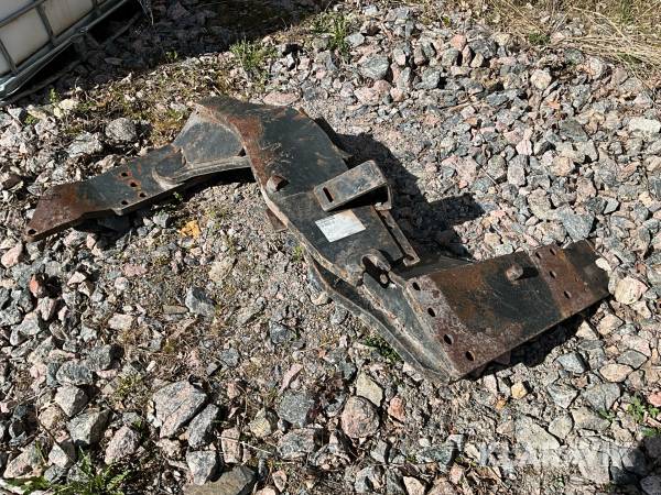 Lastarfästen till John Deere Trima/Ålö 6020-6240