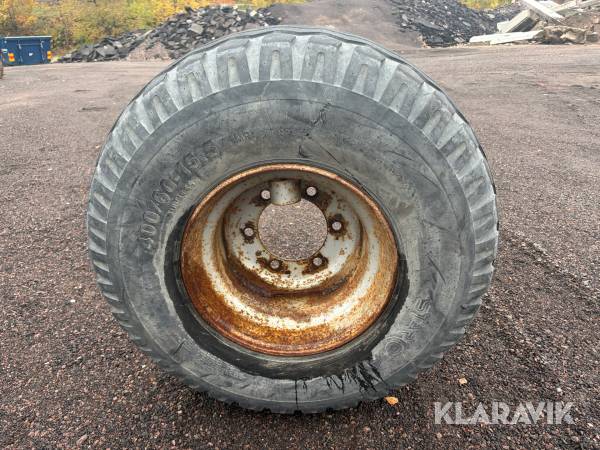 Vagnsdäck på fälg Starco 400/60-15.5 1 st
