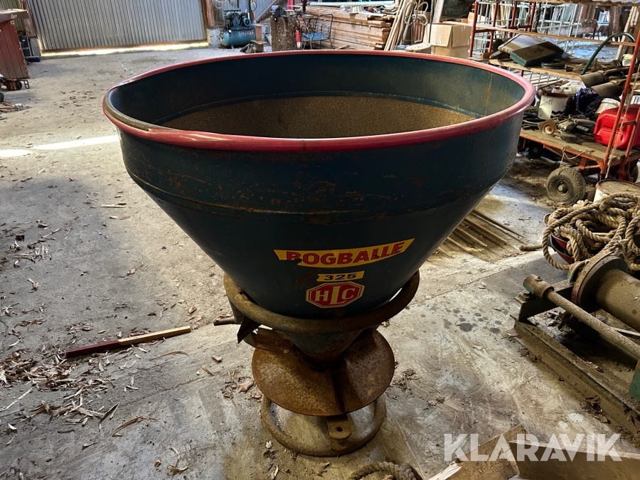 Konstgödselspridare Bogballe 325 HLC med Växtskyddsspruta Moteska