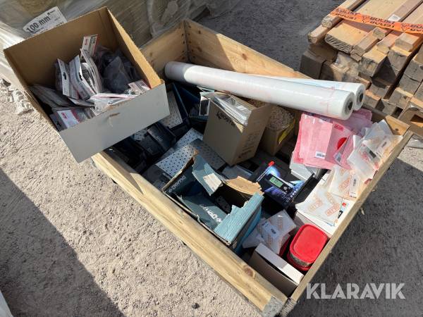 Parti byggmaterial / trädgård