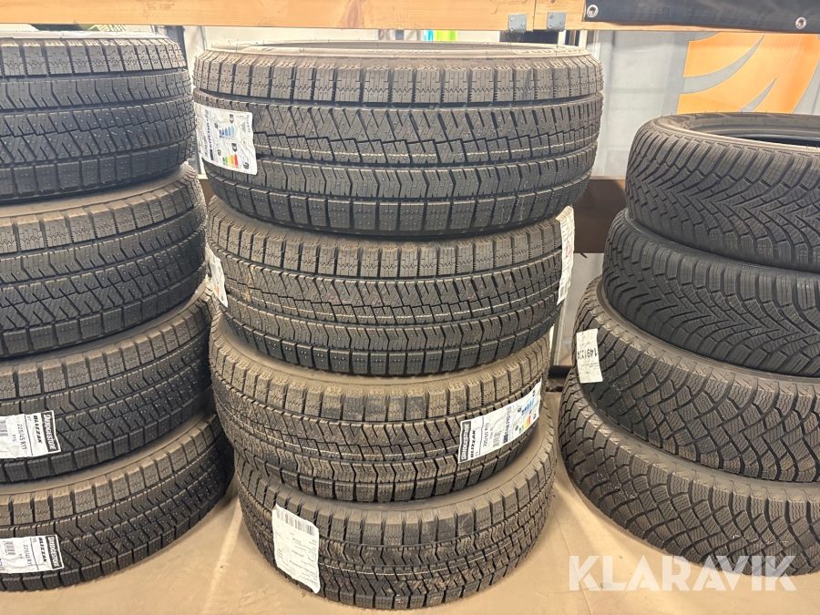 Däck Bridgestone Blizzak 205/50R17 4st