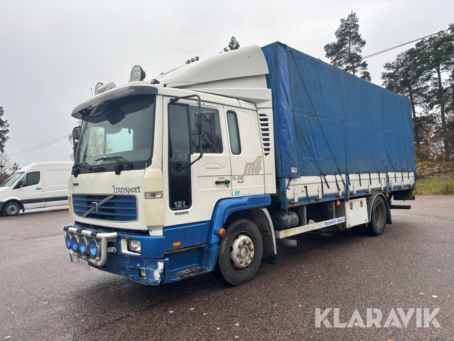 Lastbil Volvo FL 220 med bakgavellyft