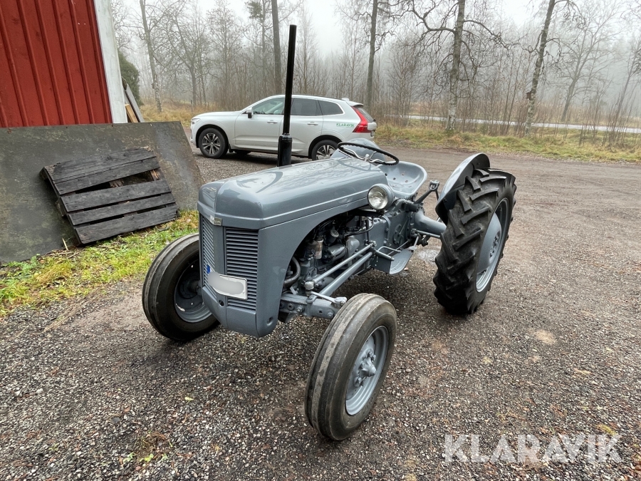 Traktor Ferguson TE20 Grålle