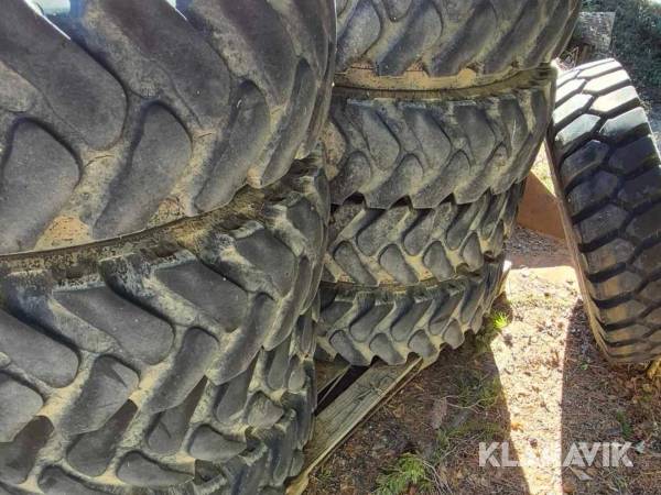 Dubbelmontage Mitas Kumho 10.00-20 med fälg