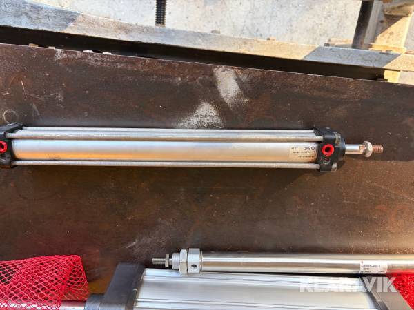 Luftcylinder SMC C92SDB32-320