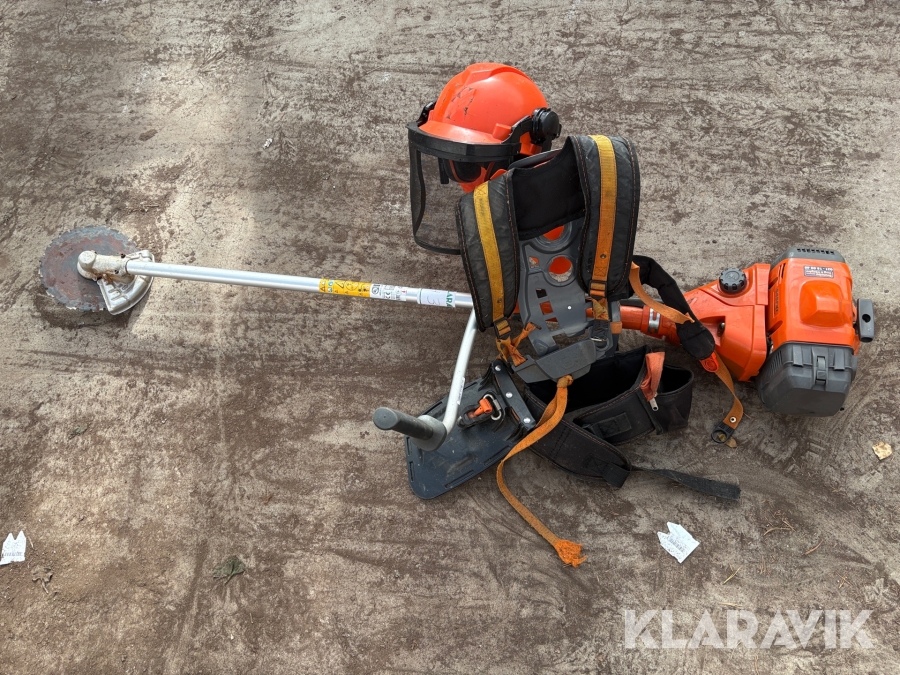 Röjsåg Husqvarna 545 FX Auto Tune med sele hjälm och klinga