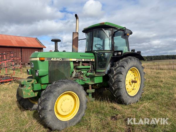 Traktor John Deere 4240