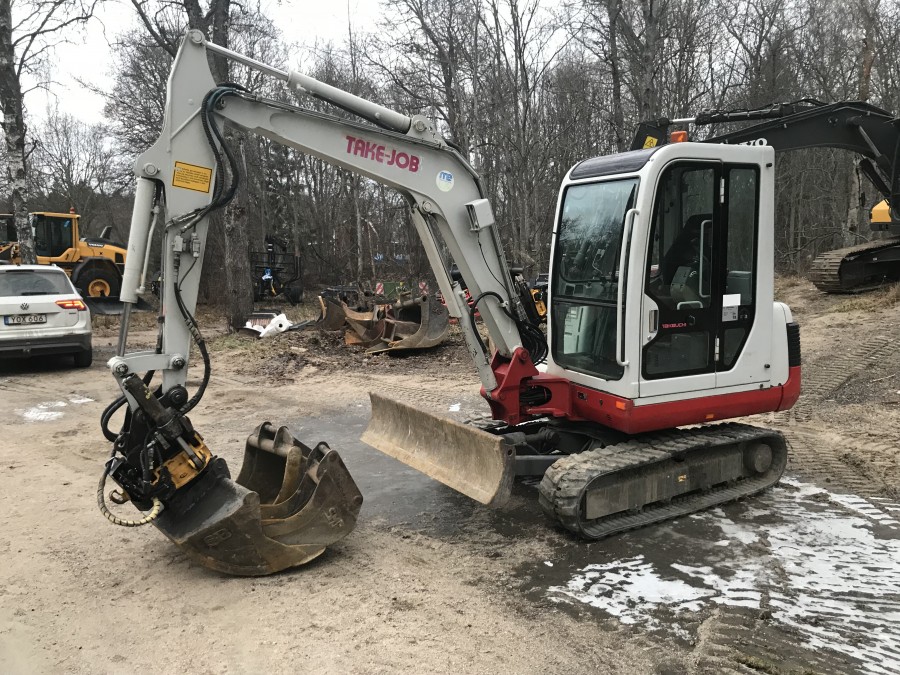 Grävmaskin Take job 135 med tiltrotator