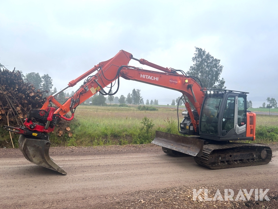 Grävmaskin Hitachi ZX135US-3 med RT60B och skopa