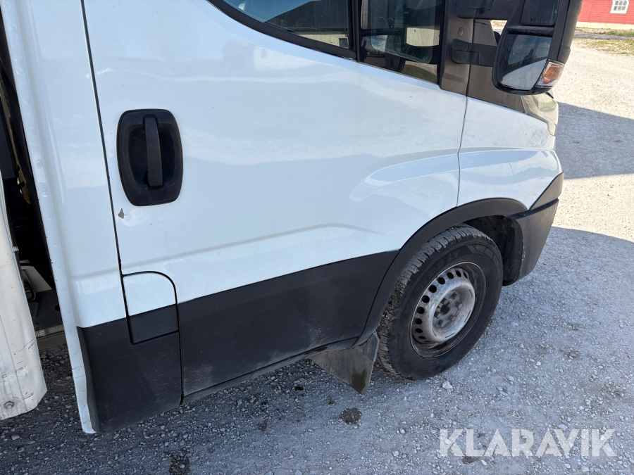 Skåpbil med kylaggregat & bakgavellyft Iveco 35-170
