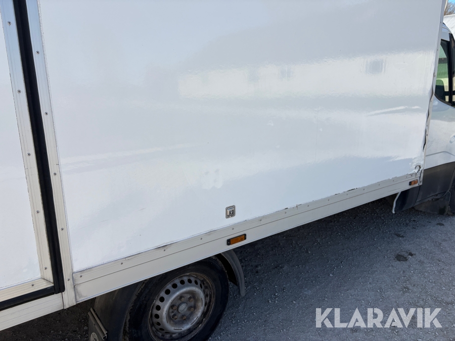 Skåpbil med kylaggregat & bakgavellyft Iveco 35-170