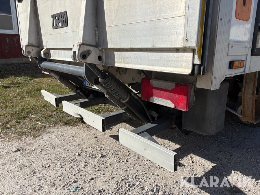 Skåpbil med kylaggregat & bakgavellyft Iveco 35-170