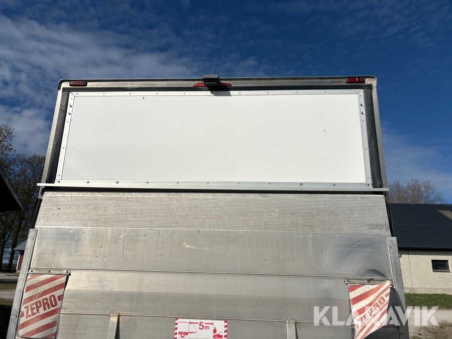 Skåpbil med kylaggregat & bakgavellyft Iveco 35-170