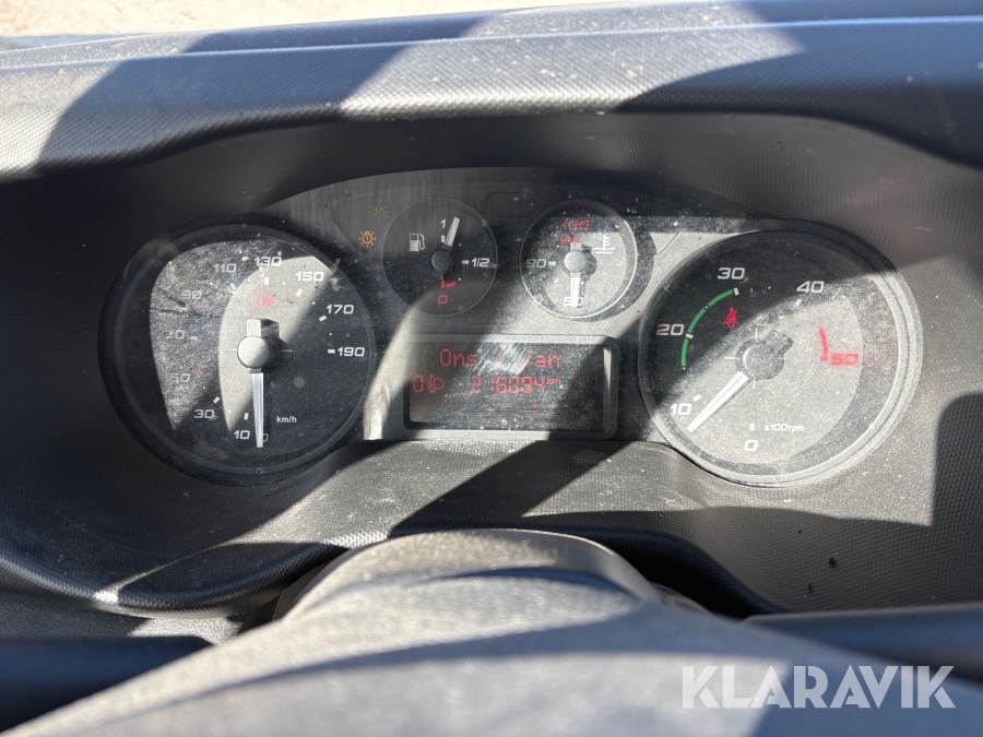 Skåpbil med kylaggregat & bakgavellyft Iveco 35-170