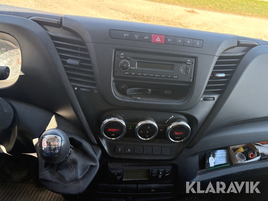 Skåpbil med kylaggregat & bakgavellyft Iveco 35-170