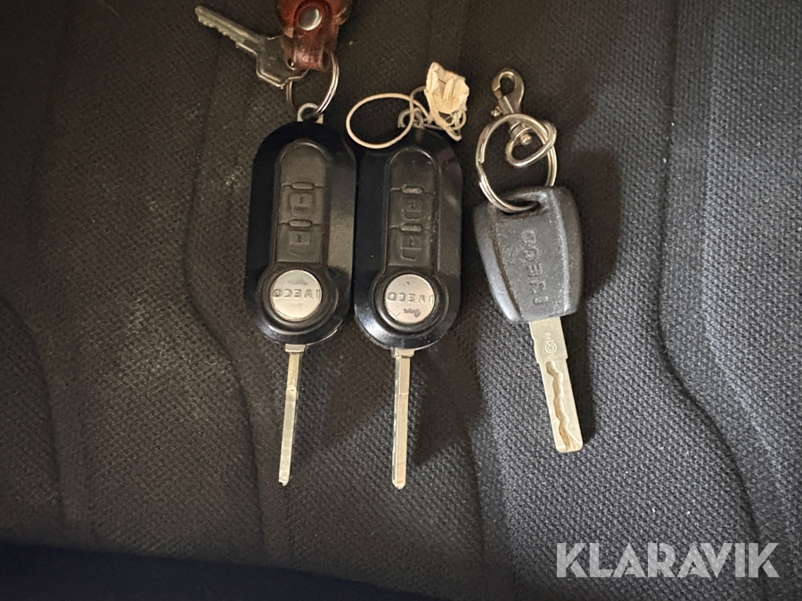 Skåpbil med kylaggregat & bakgavellyft Iveco 35-170