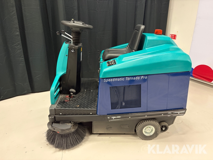 Åkbar sopmaskin med sug Wetrok Speedmatic tornado Pro