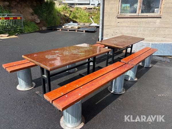 Bord med bänkar