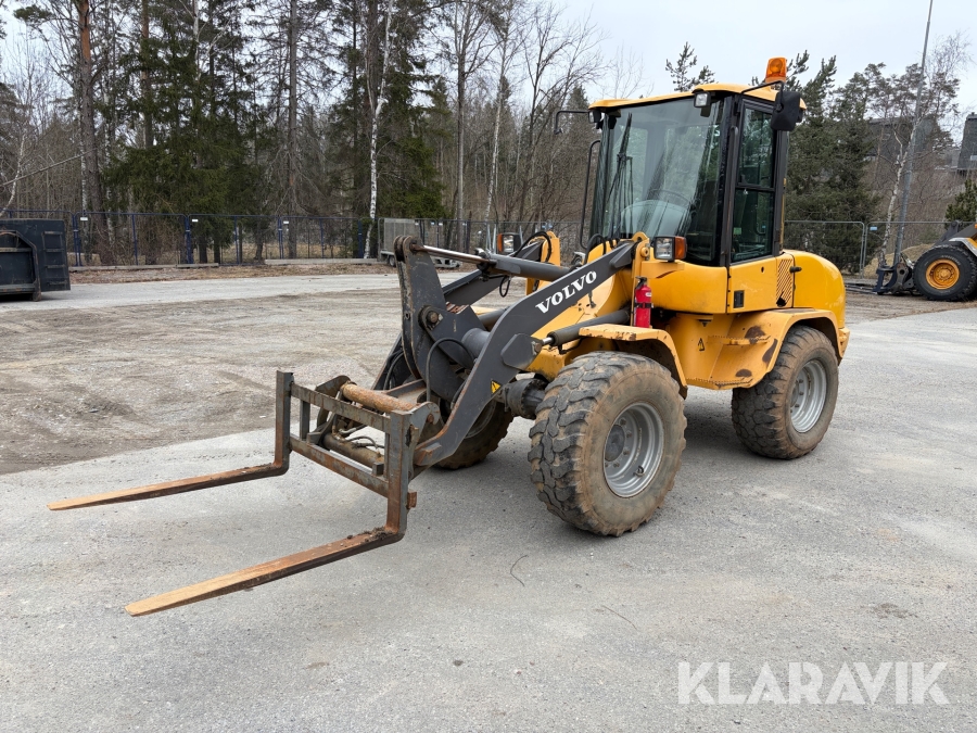 Hjullastare Volvo L30B med redskap