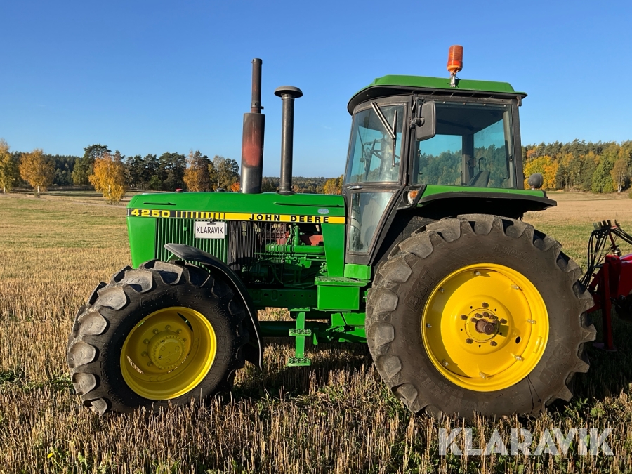 Traktor John Deere 4250