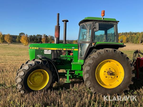 Traktor John Deere 4250