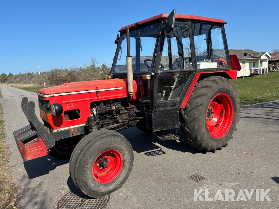 Traktor Zetor 6718