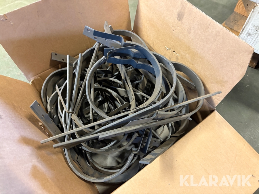 Parti med diverse rännkrokar