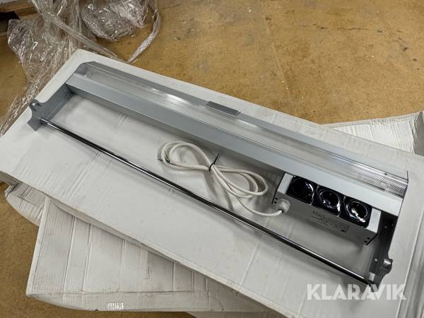 Lysrörsarmatur Light Division med uttag 5st