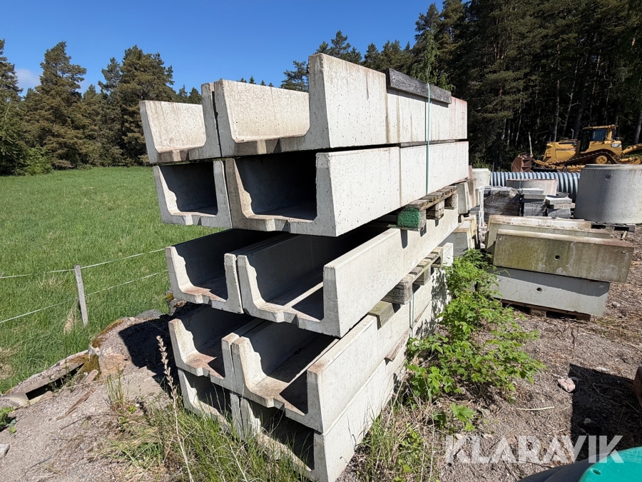 Betongelement/ rännor 10st