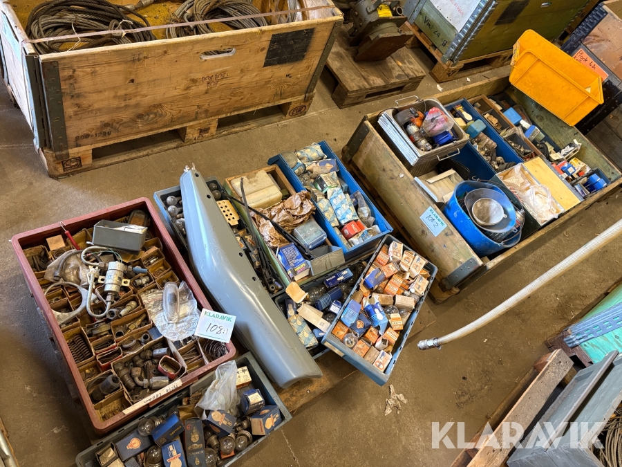 Lampor, hytthörn & reservdelar 2st pall