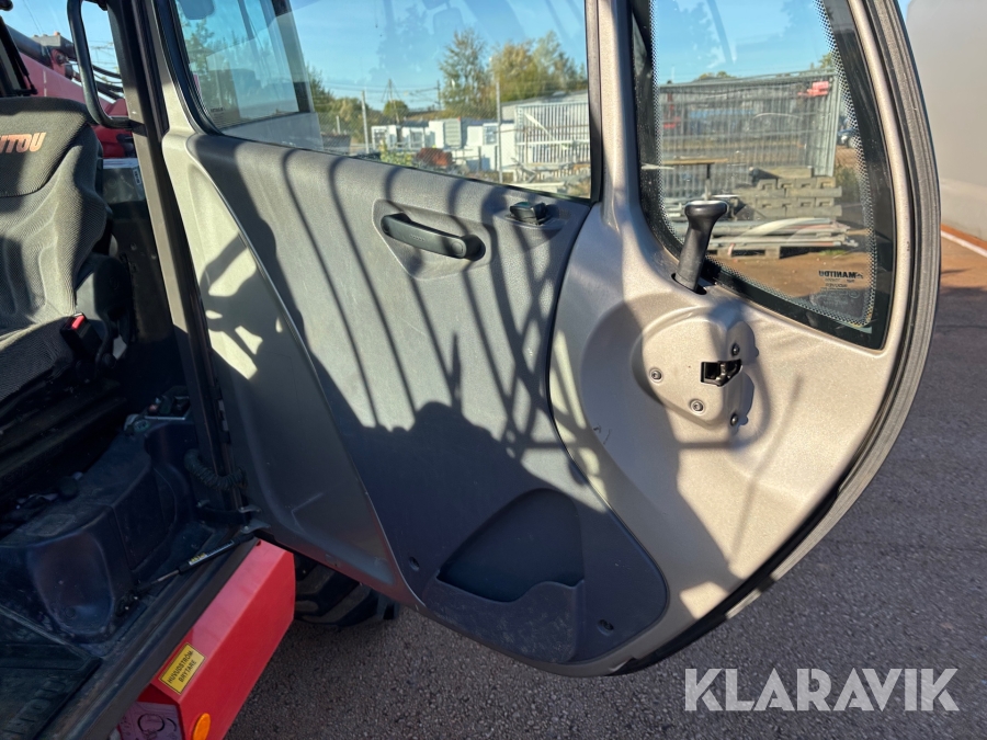 Teleskoplastare Manitou MT 1335 med gafflar