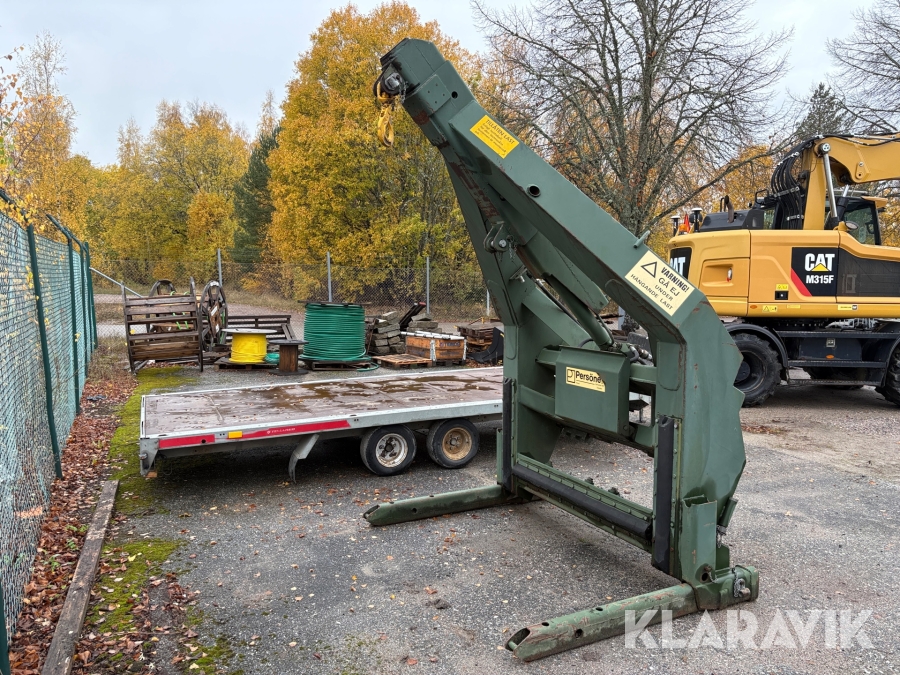 Kranarm Persöner Verkstad M5518 med hydrauliskt utskjut