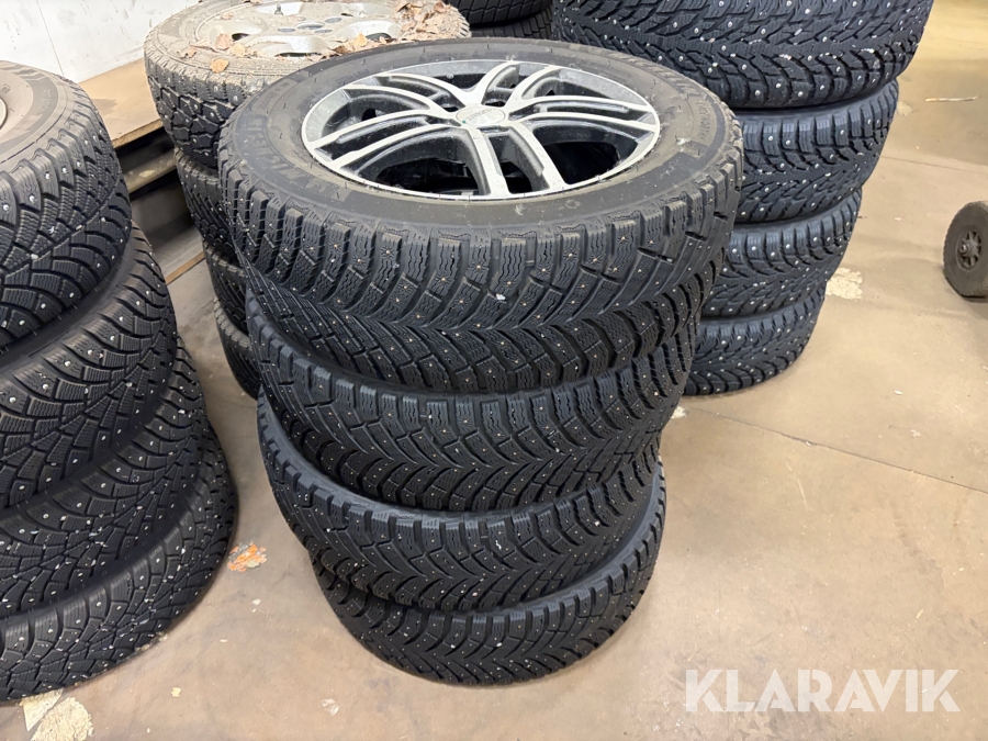 Däck och fälgar Dezent 205/60R16 4 st