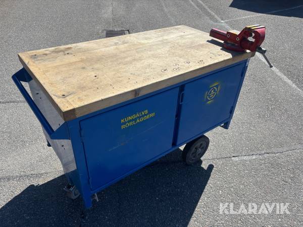 Verktygsvagn med skruvstäd