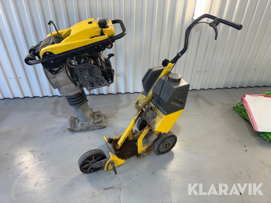 Markvibrator / stamp Wacker Neuson samt rullställning för motorkap