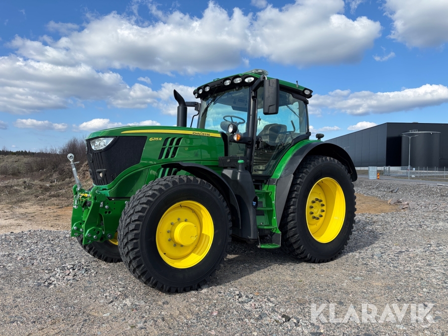 Traktor John Deere 6215R