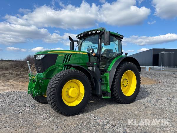Traktor John Deere 6215R